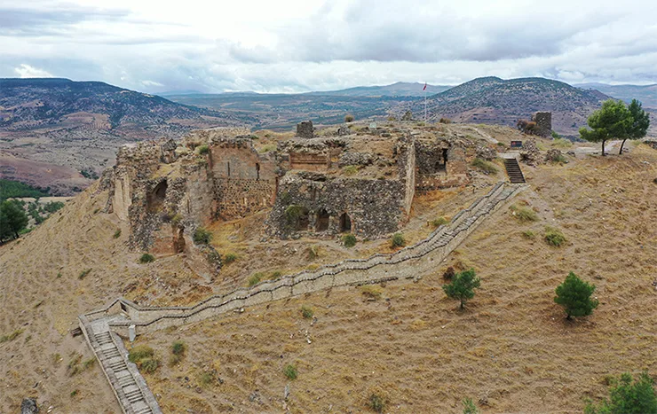 Ravanda Kalesi Çevresi Piknik Alanı