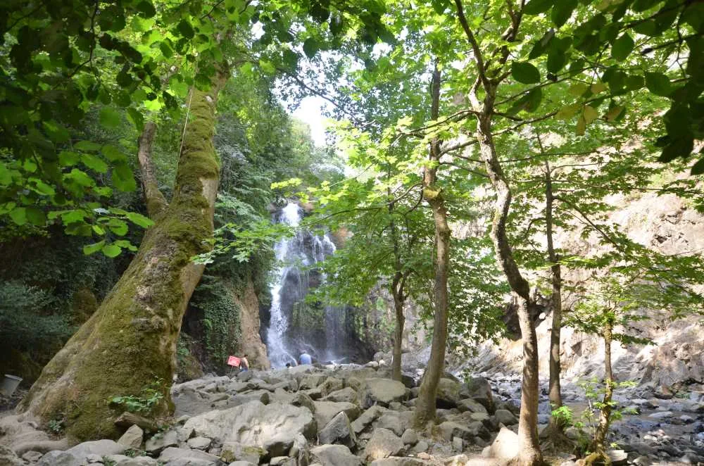 Sudüşen Şelalesi Piknik Alanı